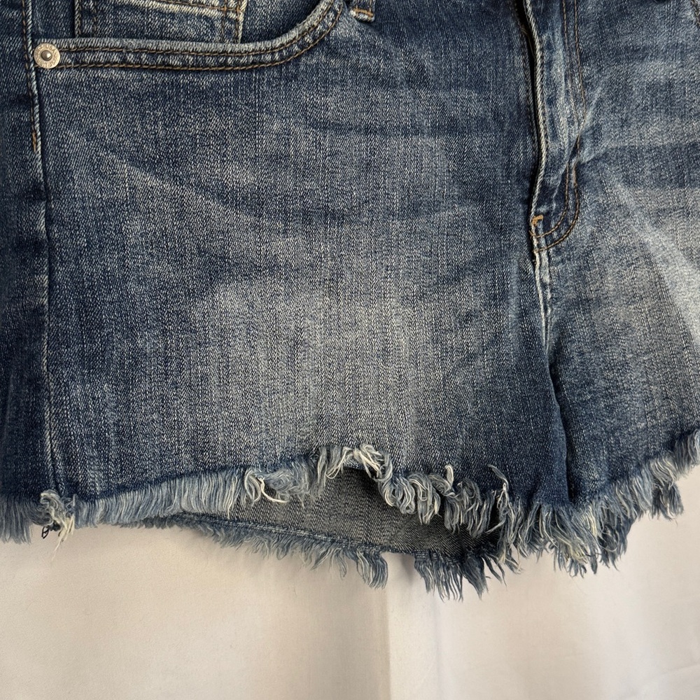 Just USA Willa Mid Rise Fray Hem Denim Shorts - Medium Blue - 28 / 6 - Picture 4 of 8